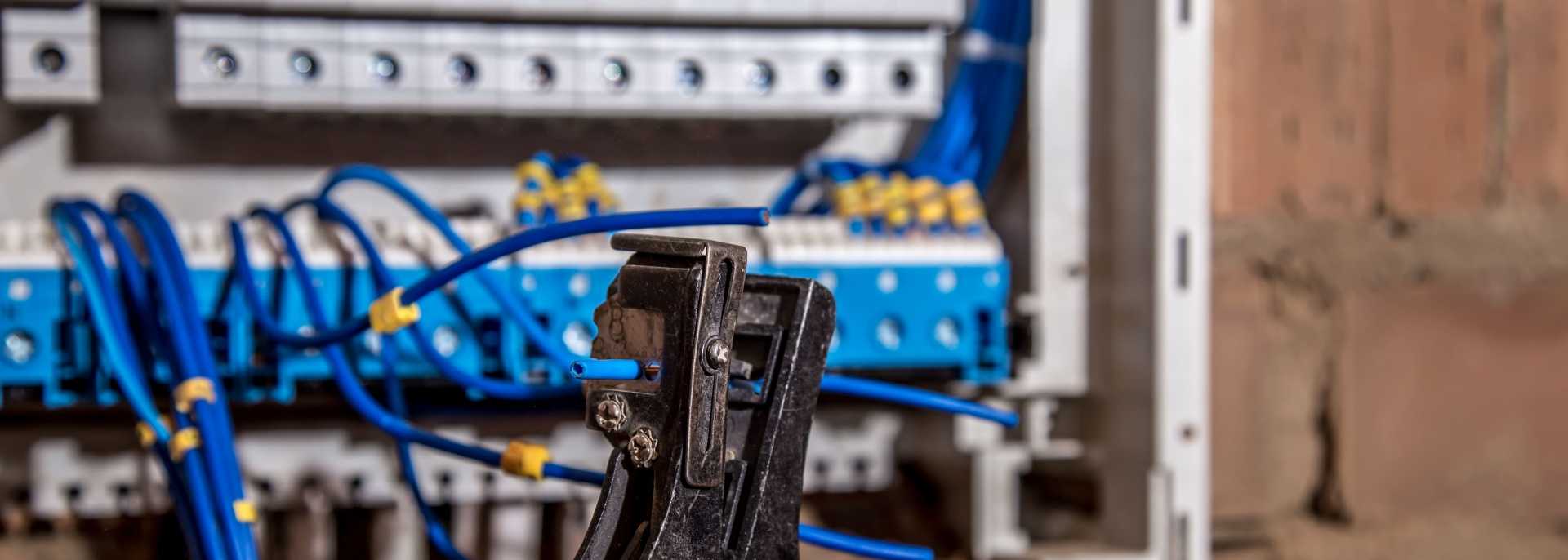 Instalações, equipamentos e sistemas elétricos